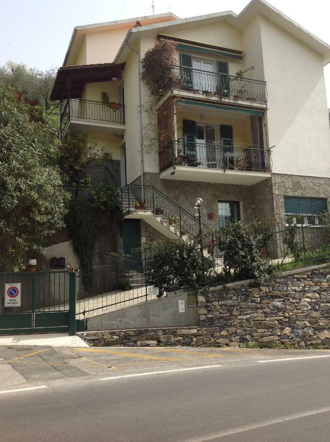 Il Nido Della Rondine Bed & Breakfast Leivi Exterior foto