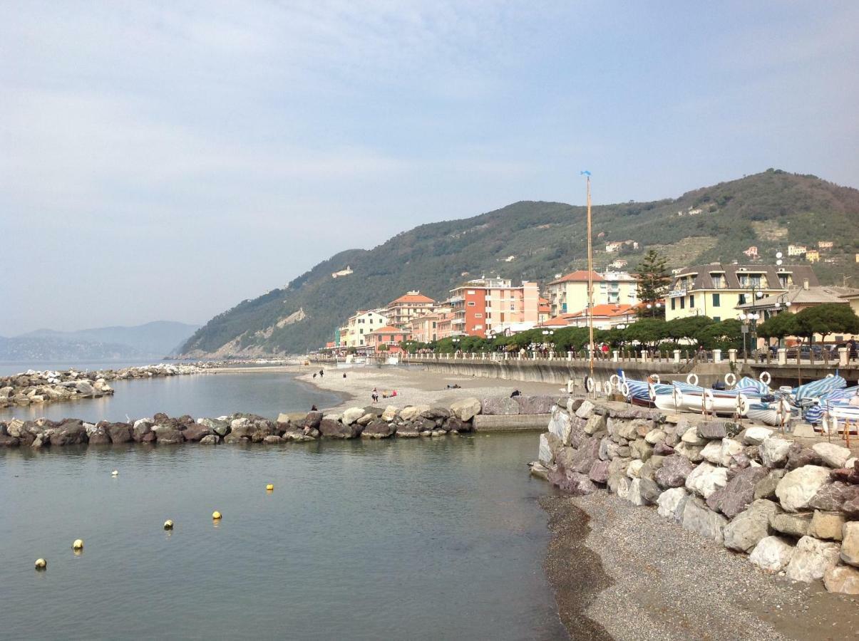 Il Nido Della Rondine Bed & Breakfast Leivi Exterior foto