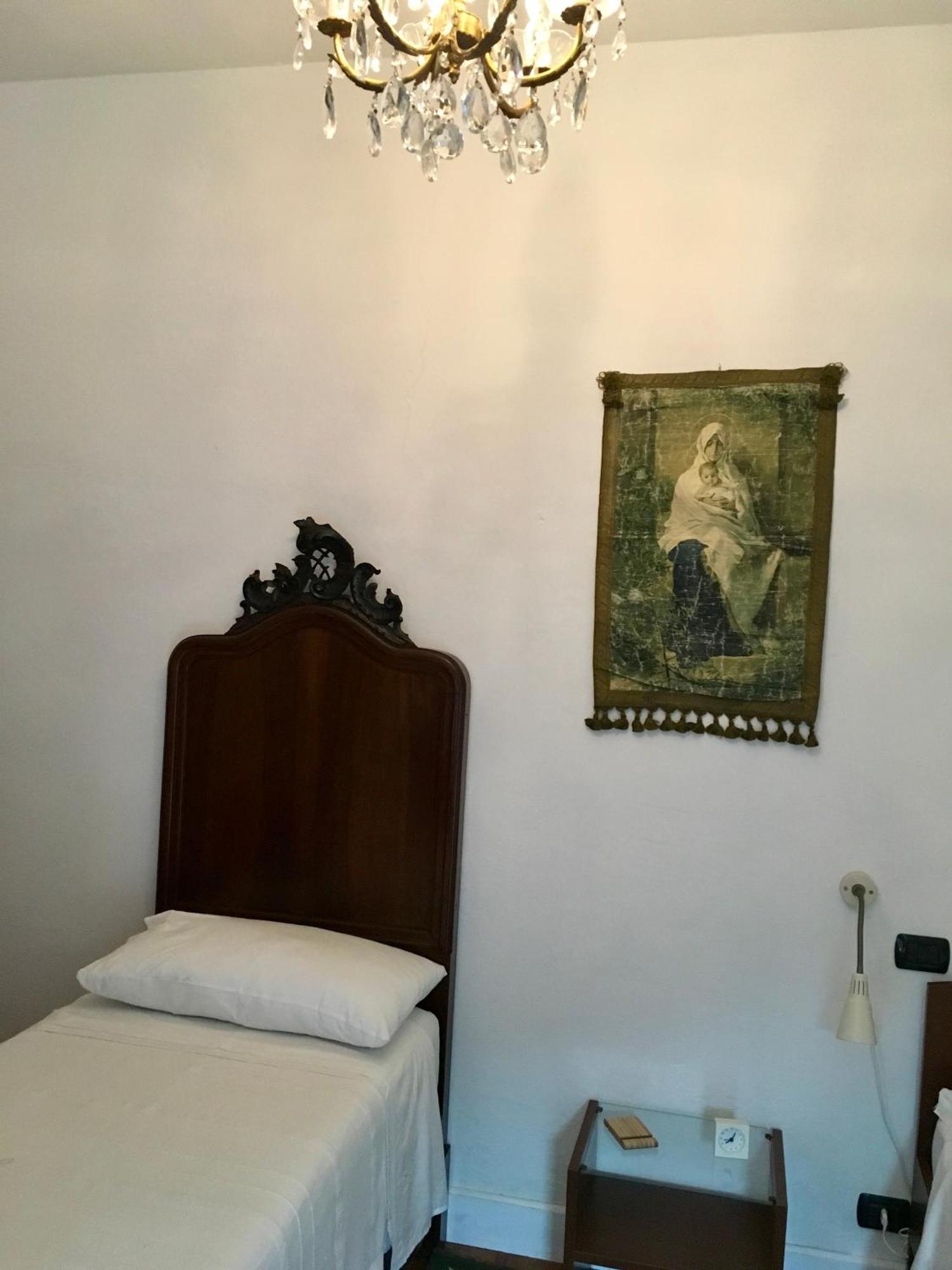 Il Nido Della Rondine Bed & Breakfast Leivi Exterior foto