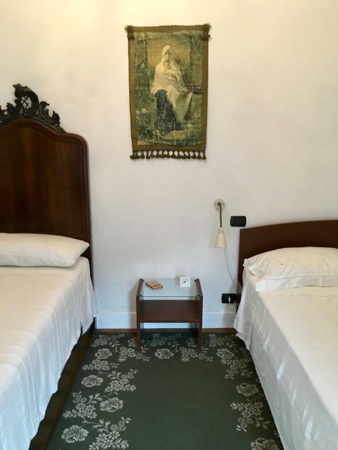 Il Nido Della Rondine Bed & Breakfast Leivi Exterior foto