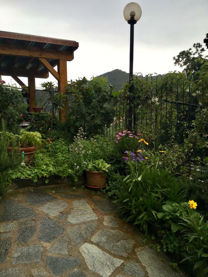 Il Nido Della Rondine Bed & Breakfast Leivi Exterior foto