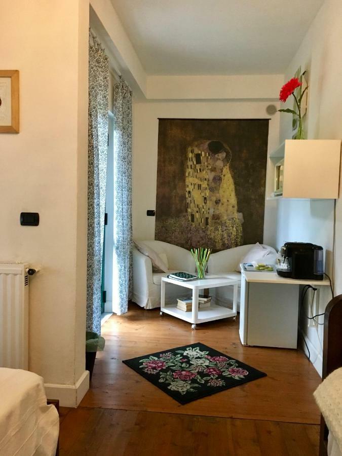 Il Nido Della Rondine Bed & Breakfast Leivi Exterior foto